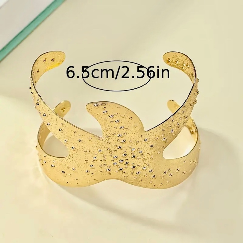 NEW! Starfish Bangle - Picture 3 of 4
